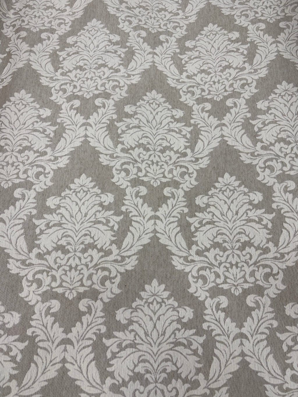 Tessuto TAPPEZZERIA “ Medaglioni beige”
