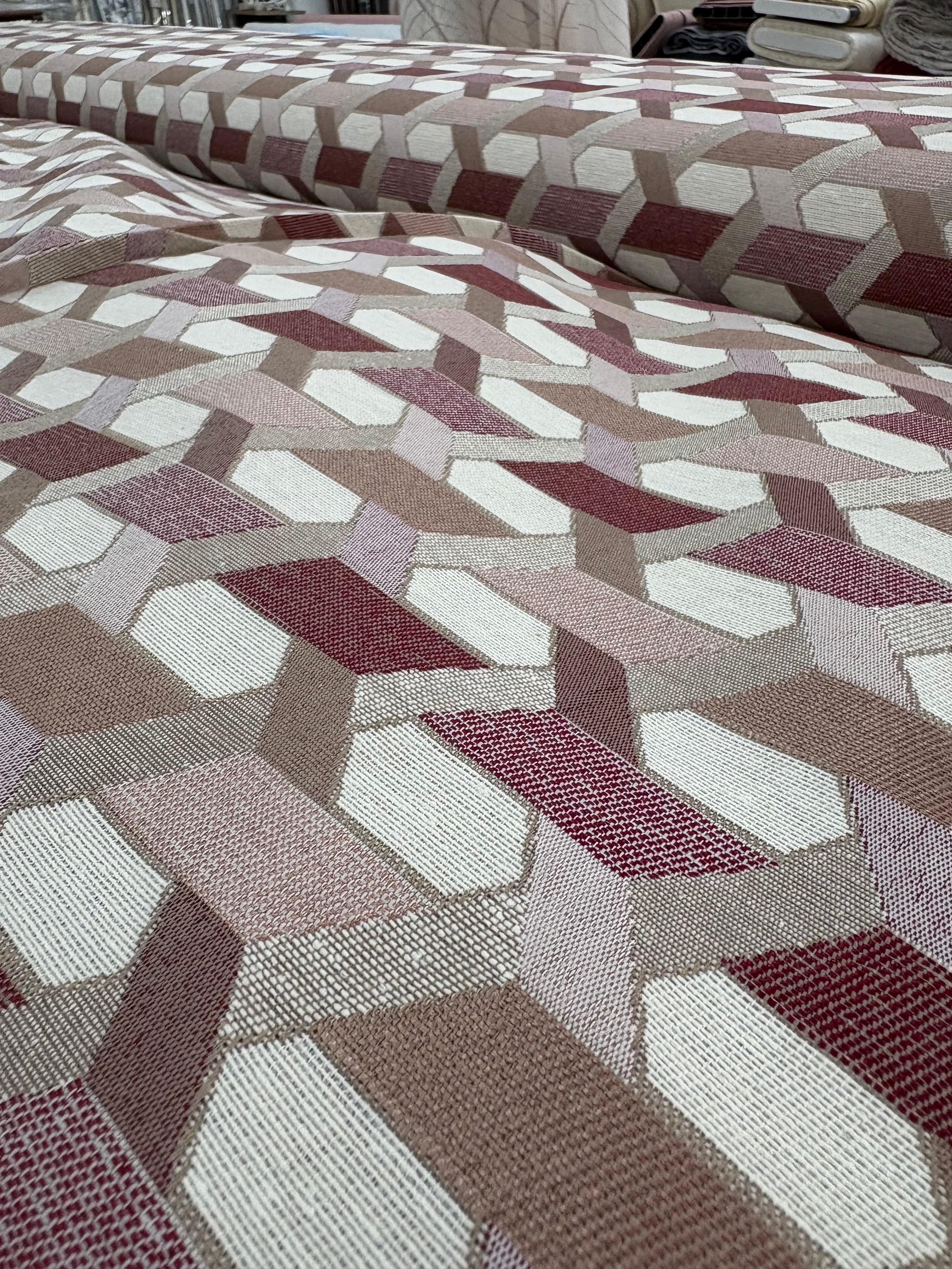 Tessuto TAPPEZZERIA “cubi rosa”