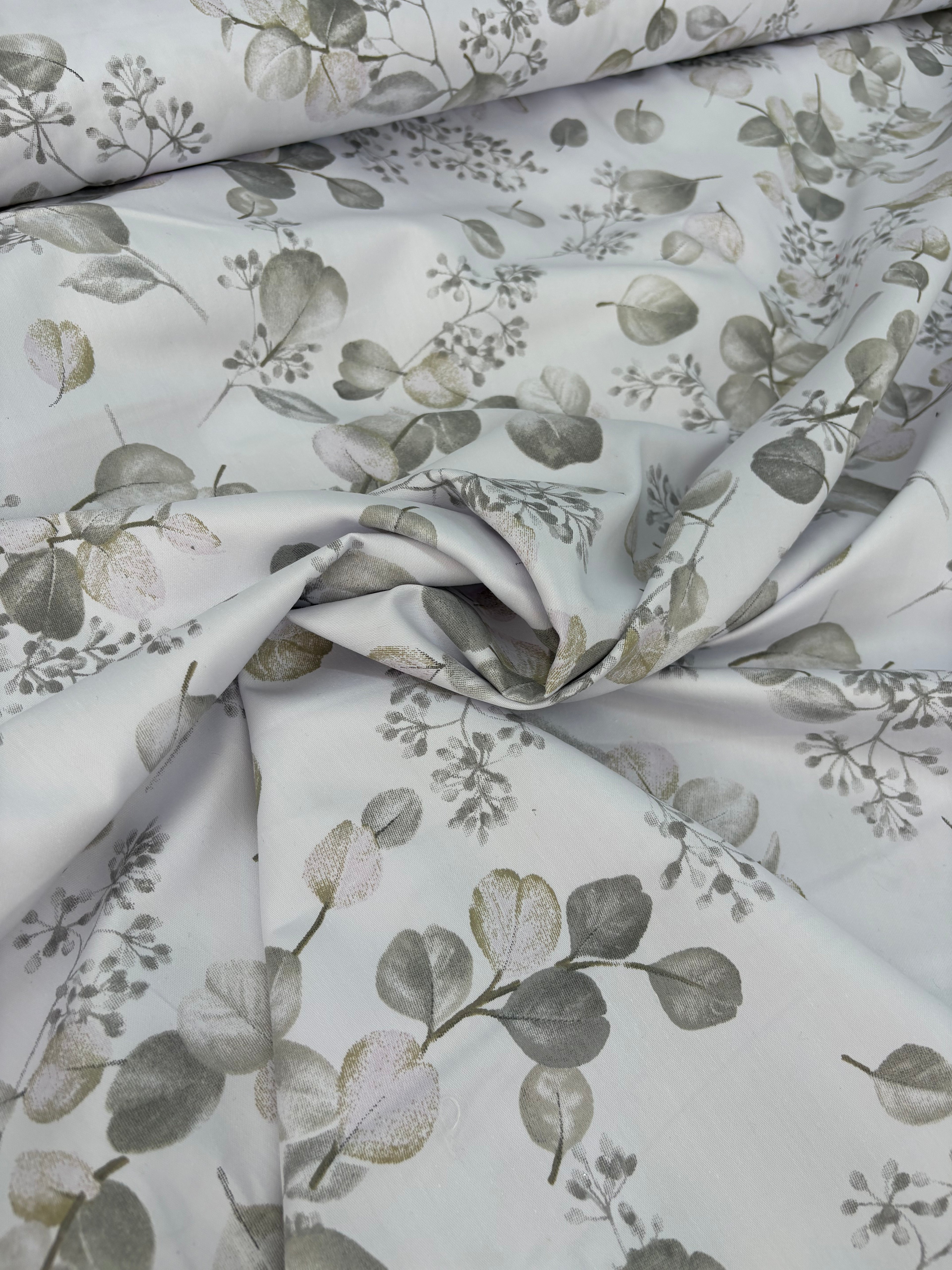 Tessuto COTONE “foglie grigie”