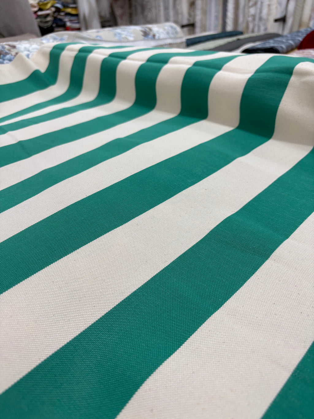Tessuto IMPERMEABILE DA ESTERNO “riga verde h200”
