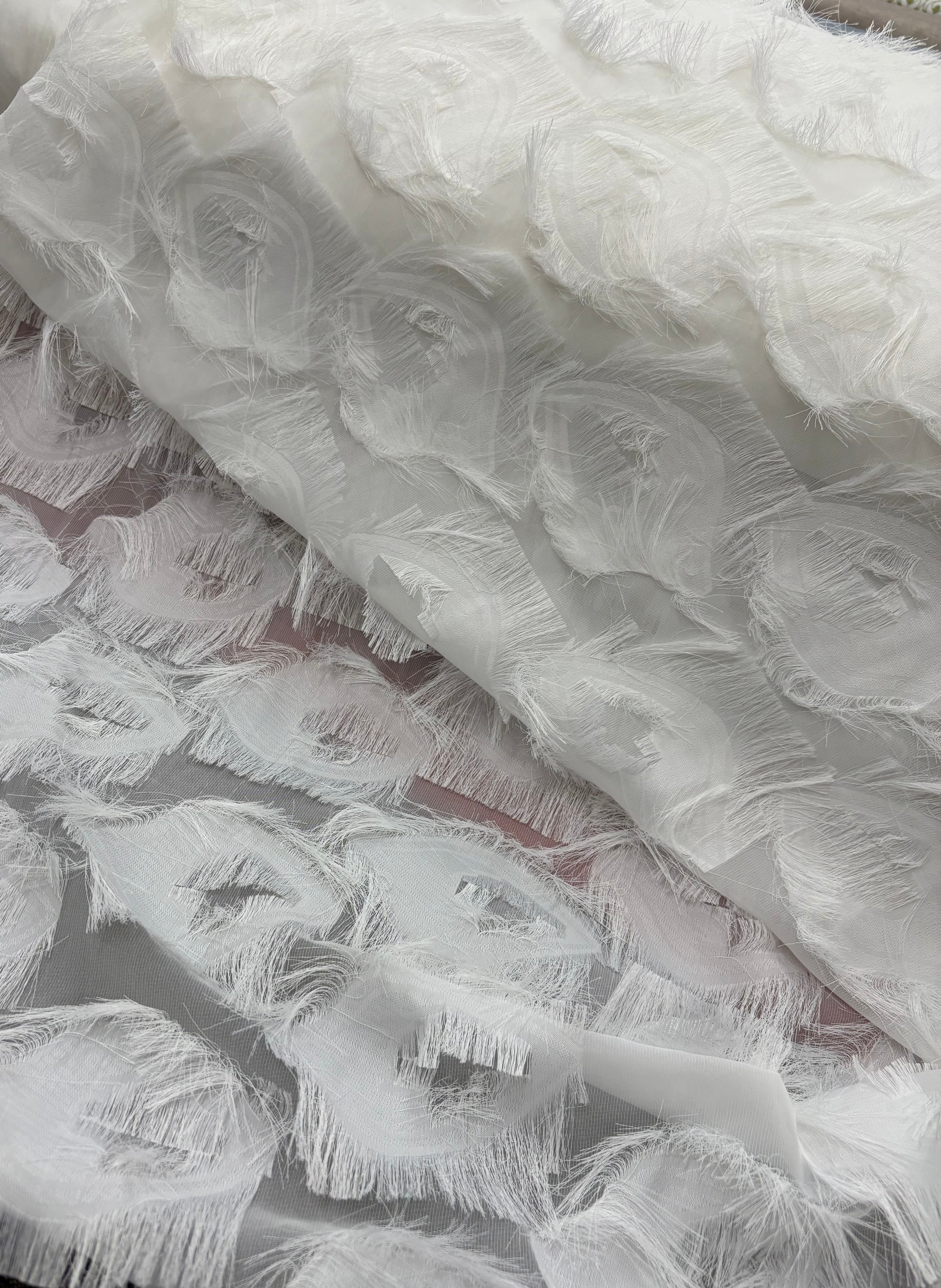 Tessuto CHIFFON con frange “bianco”