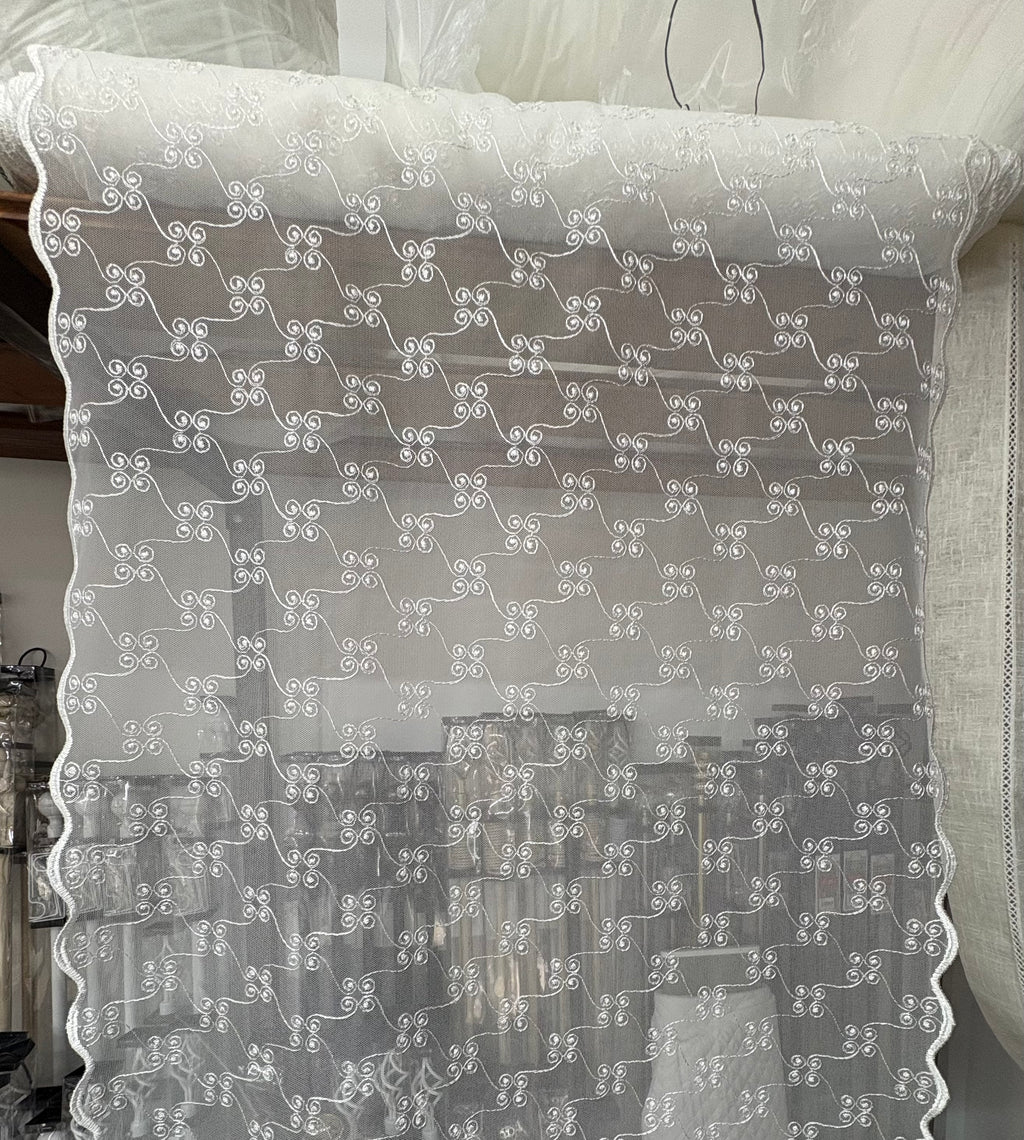 TENDA A VETRO L=60CM “ricamata bianca”