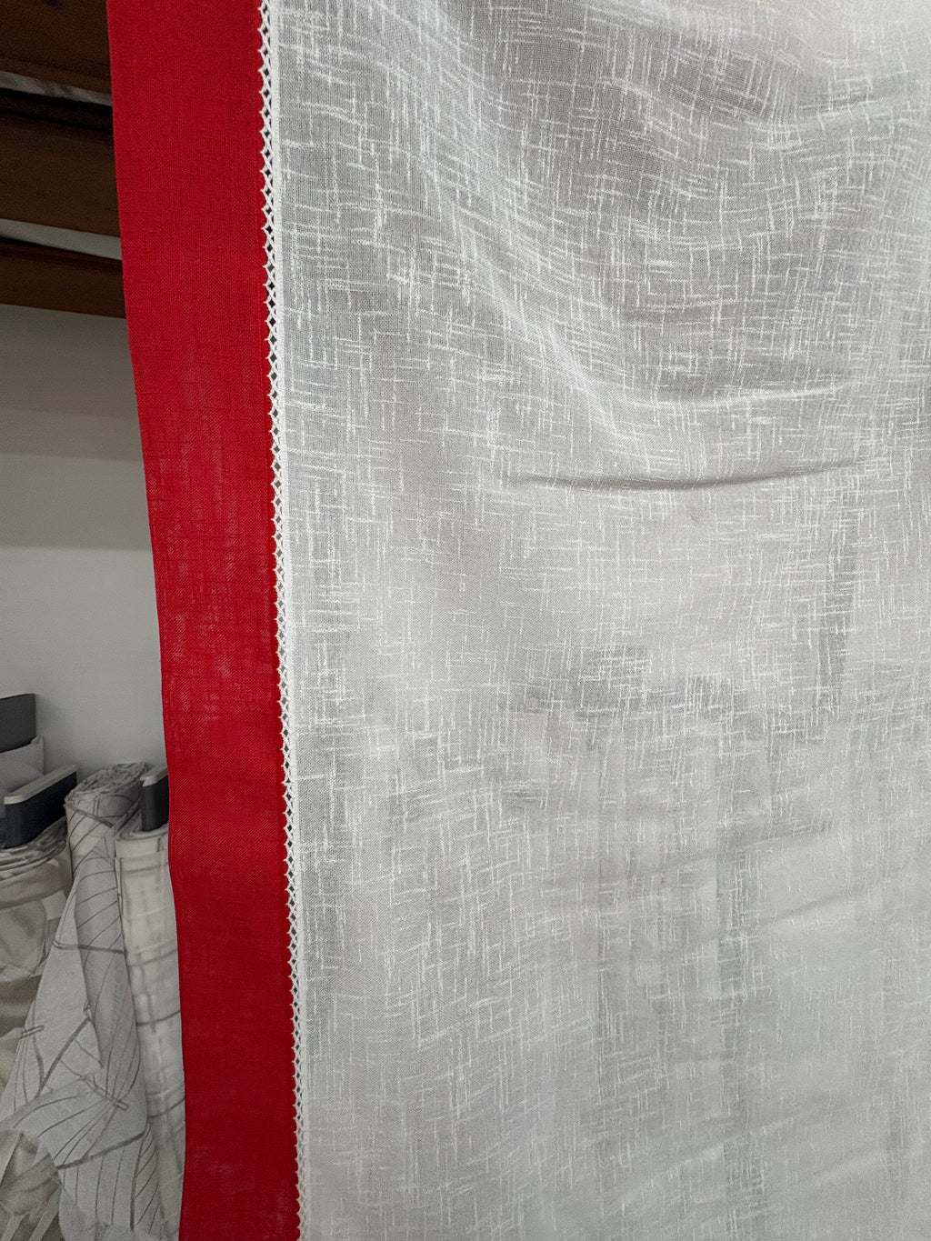 TENDINA A VETRO L=60 CM “bordo rosso”